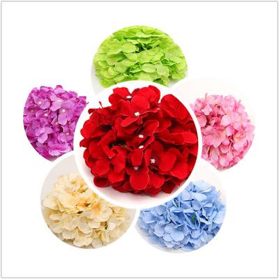 Decoração de casa – Flores e coroas artificiais