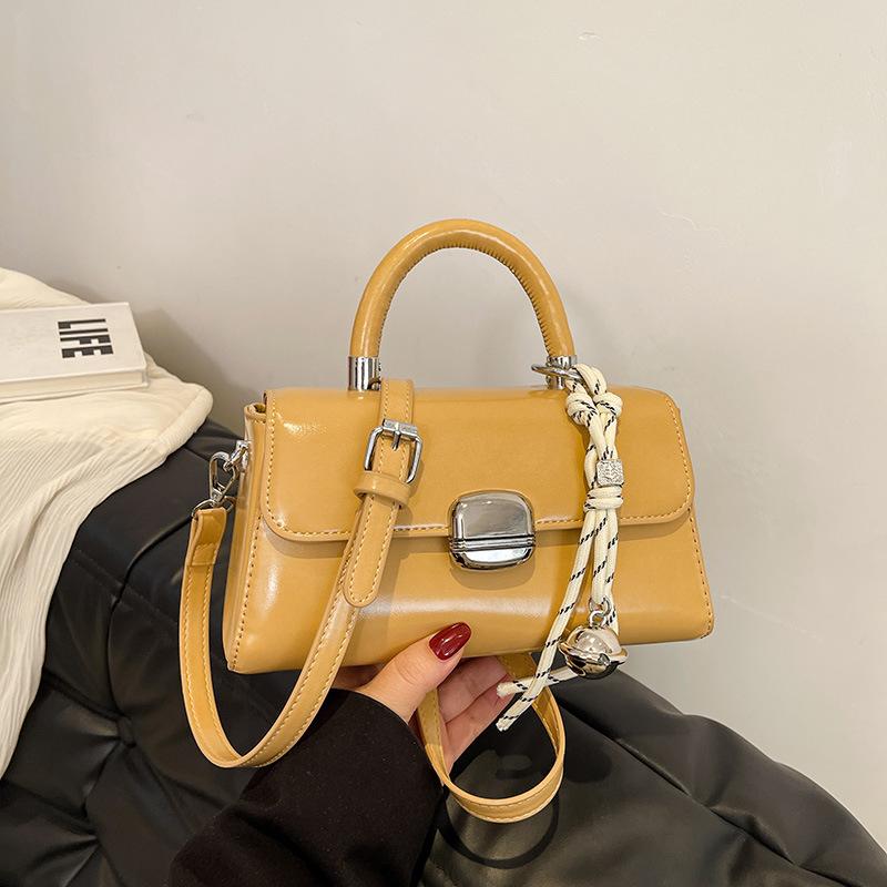 Niche design simple bag women's new fashion popular shoulder messenger bag hand carry small square bag