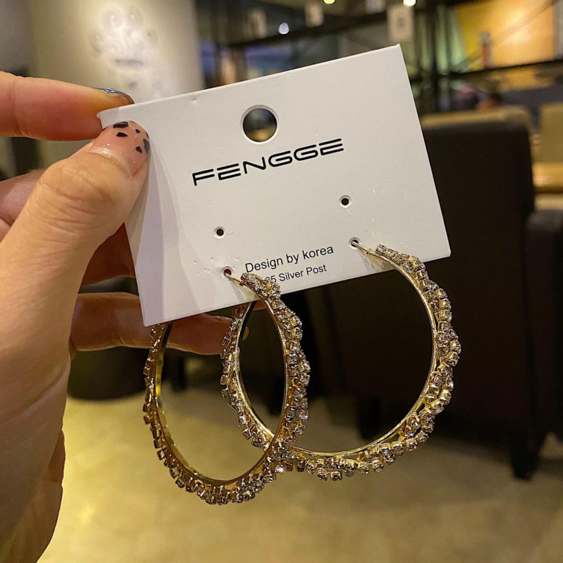 

Серьги с серебряными иглами S925 и бриллиантами с преувеличенным лицом, маленькие высококачественные серьги с атмосферным темпераментом, серьги