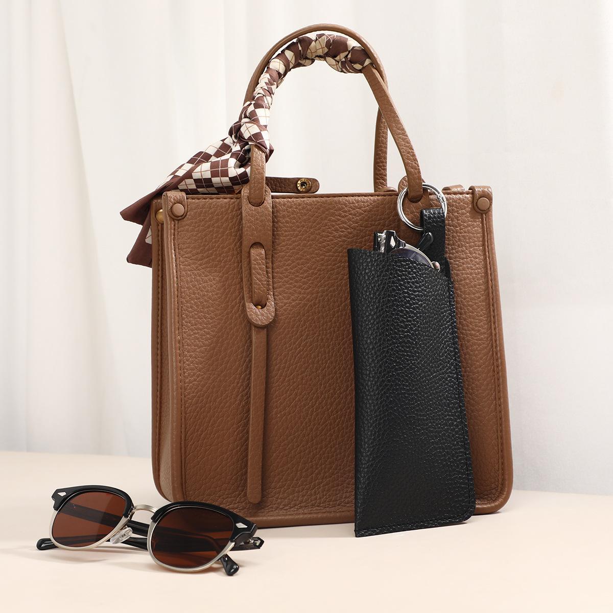 

New Portable Retro Lychee Pattern PU Leather Glasses Bag Hanging Buckle Sunglasses Case Simple Glasses Storage Box Eyewear Case чорний