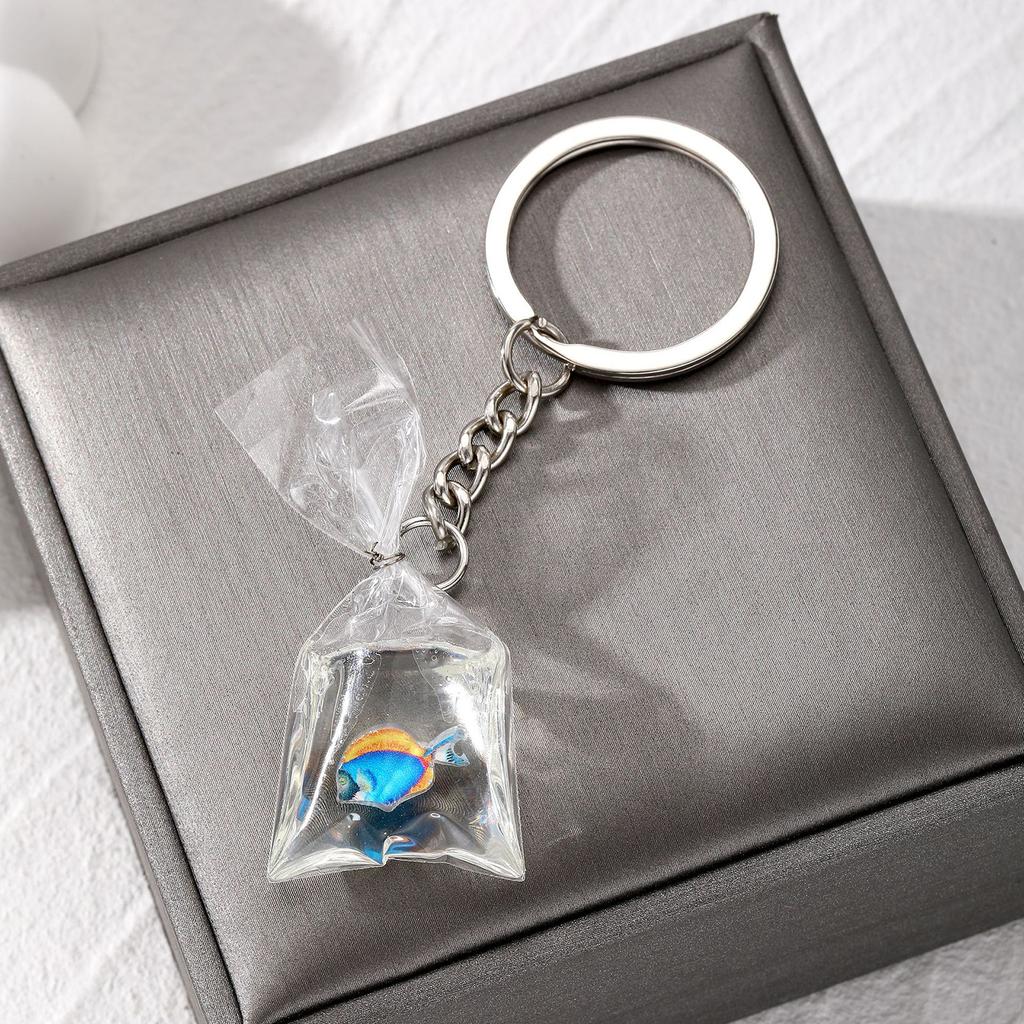 Creative Resin Water Bag Keychain Charm Stylish Resin Fish Keychain with Transparent Water Bag Chic Hangings Decoration