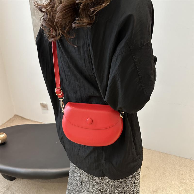 New Summer Casual and Fashionable Retro Saddle Bag Simple Retro Crossbody Bag Casual and Simple Mobile Phone Bag