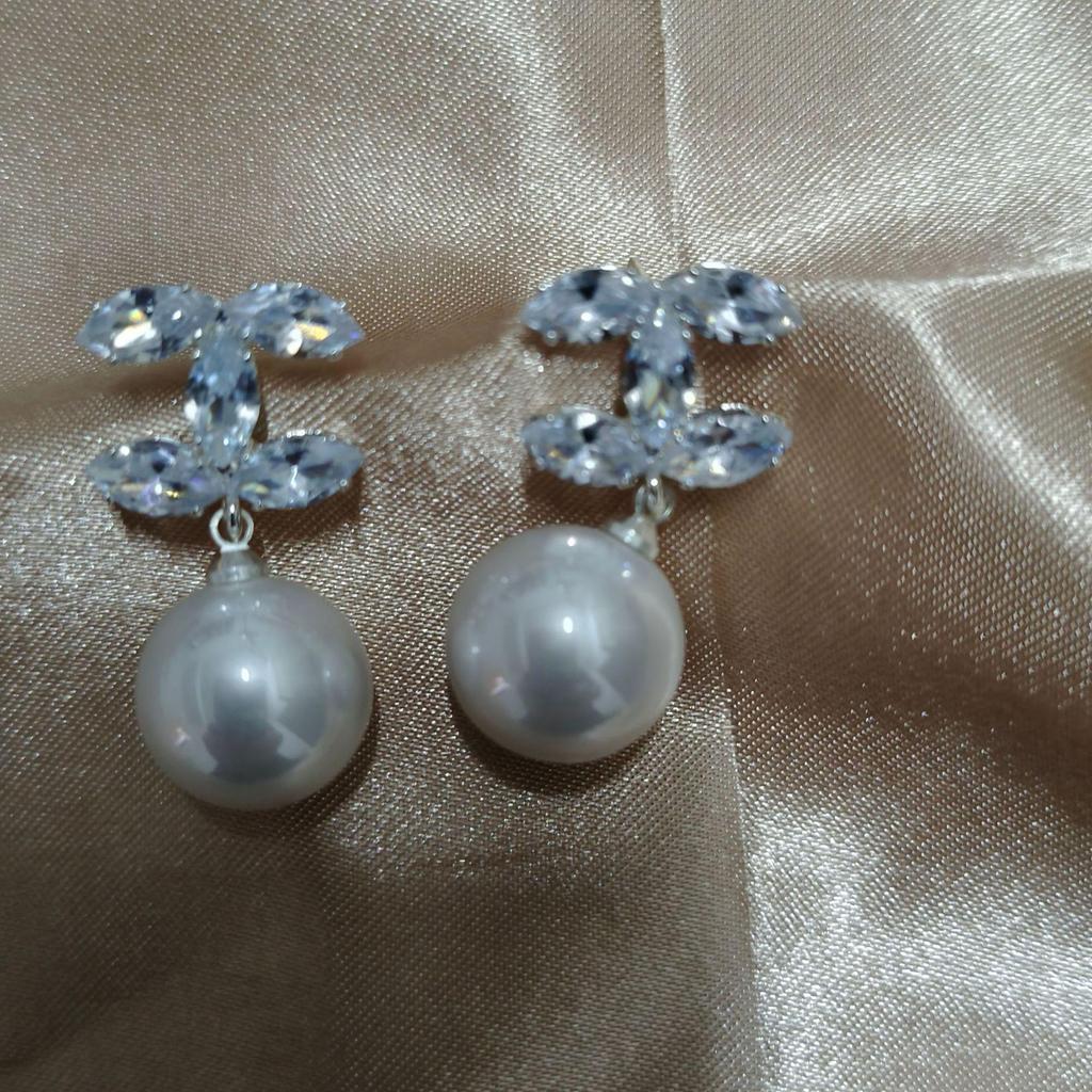 2025 Zircon Pearl Earrings: Elegant French-Inspired Luxury, Versatile and Fashionable for Women