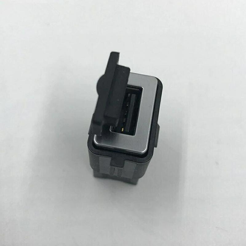 

30775252 For Volvo S40 S80 S60 USB Interface Socket AUX Jack