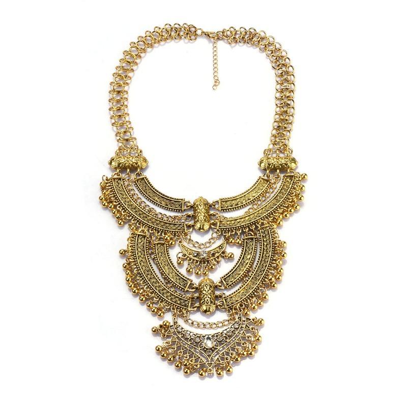 Exaggerated Retro Silver Engraved Pendant Necklace Collarbone Chain