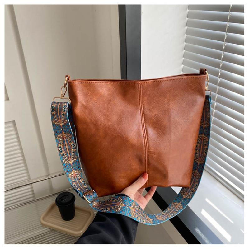 Large-capacity Bag Women's Autumn and Winter New Retro Broadband Shoulder Messenger Bag Premium Texture Commuter Bucket Bag