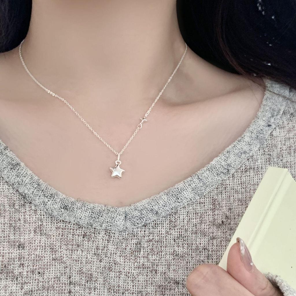 Versatile Five-Pointed Star Pendant Necklace for Women - Trendy, Simple, and Fashionable Clavicle Chain In Style