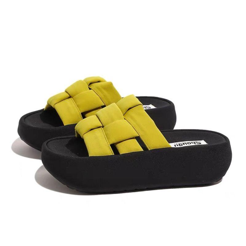 

2025 summer new platform bread sandals women s wear non-slip seaside woven one-word buckle beach slippers 40