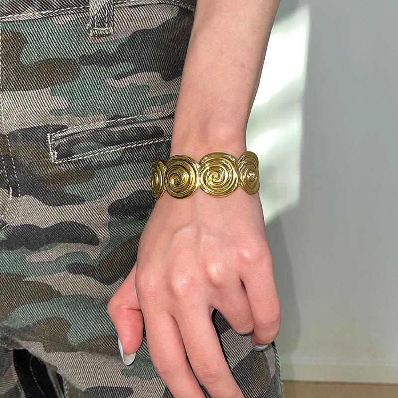 Elegant Spiral Metal Texture Open Bracelet - Stylish, Versatile, Luxurious Hand Jewelry for Women