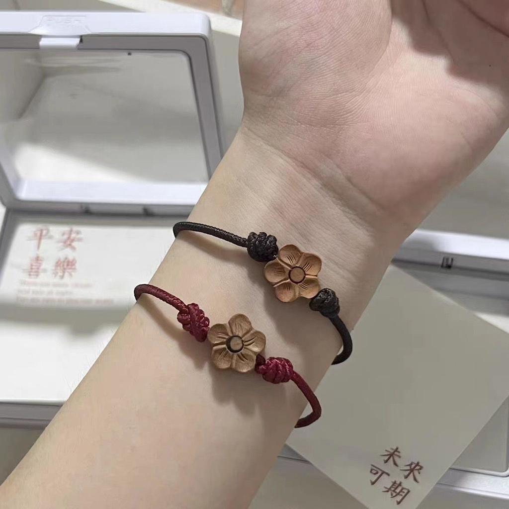 Mahagoni Armband, Kleine Blume Handseil, Weiblich Handgewebt Umschlag, Sicheres Pfirsichblütenrotes Seil, Geschenk.
