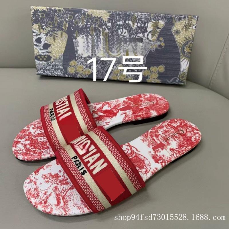 This Board Shoes Jacquard Embroidered Women's Slippers Classic Casual One-letter Flat Slippers
