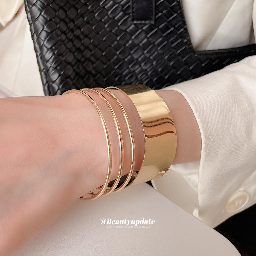Sleek Multi-layer Geometric Openwork Bracelet for Women - Elegant High-end Fashion Jewelry