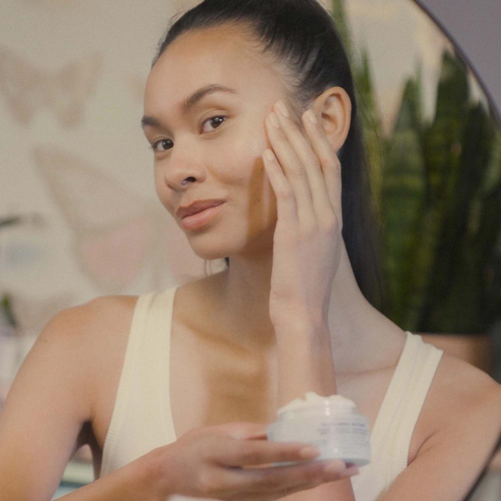 Peter Thomas Roth Water Drench Hyaluronic Acid Moisturizer 1.7 Oz 50 Ml