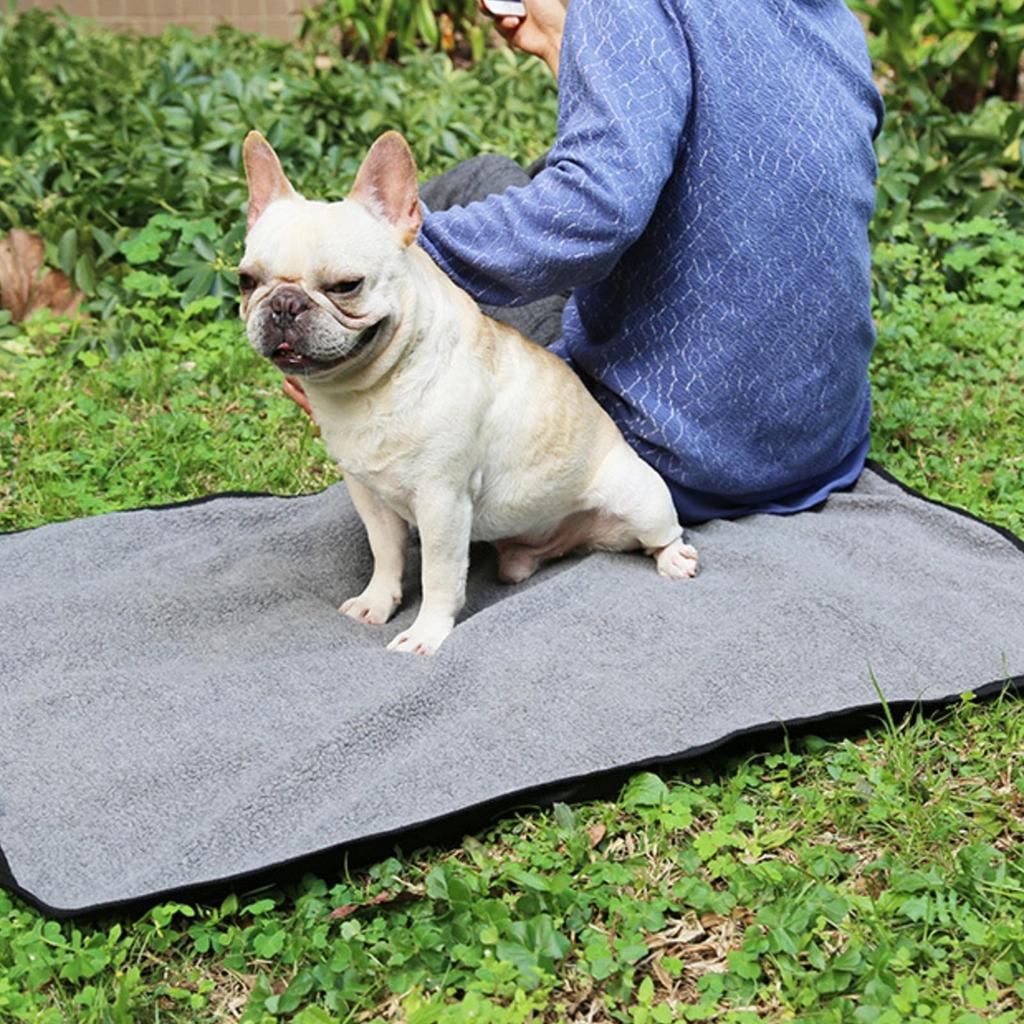 Travel Dog Mat with Zippered Fold Construction Long-Lasting for Camping