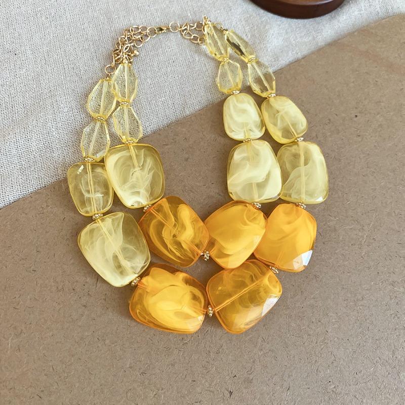 Irregular acrylic beaded double-layer necklace, dopamine personality exaggerated collarbone chain, niche design sense item decoration for women