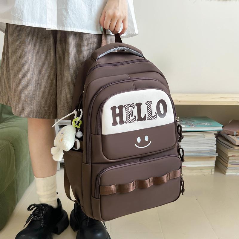 A Lightweight and Large-capacity Backpack with A Fresh and Elegant College Style