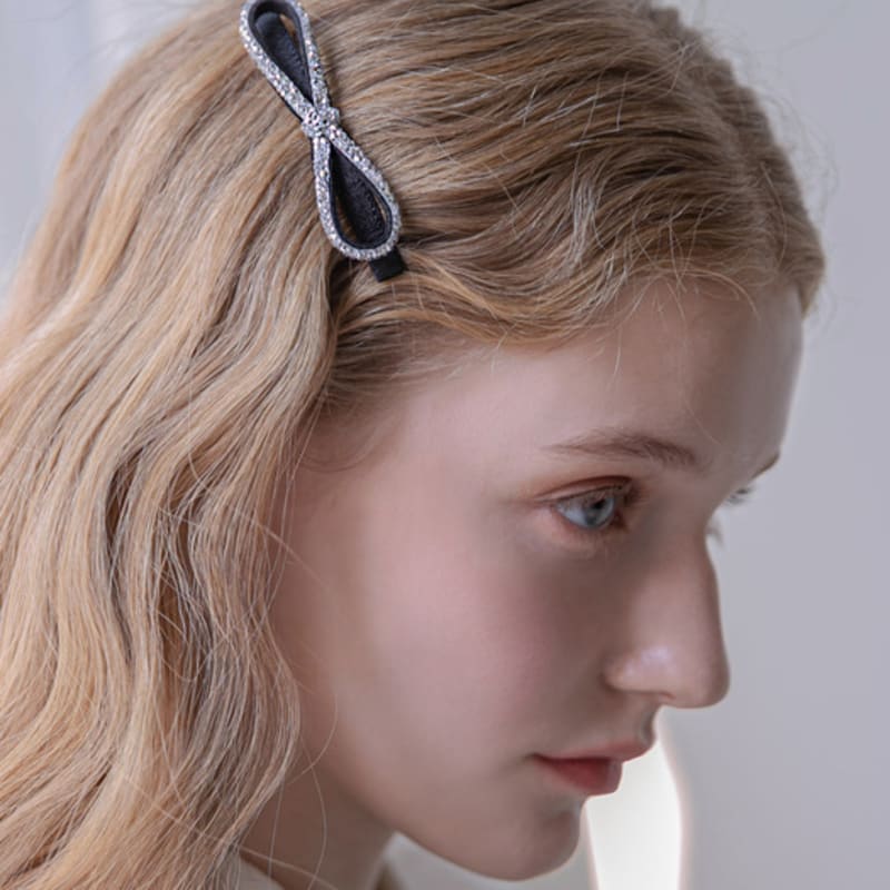 

Jean Paul Clarisse Austrian Crystal Ribbon Auto Pin JP-22-221AB Navy