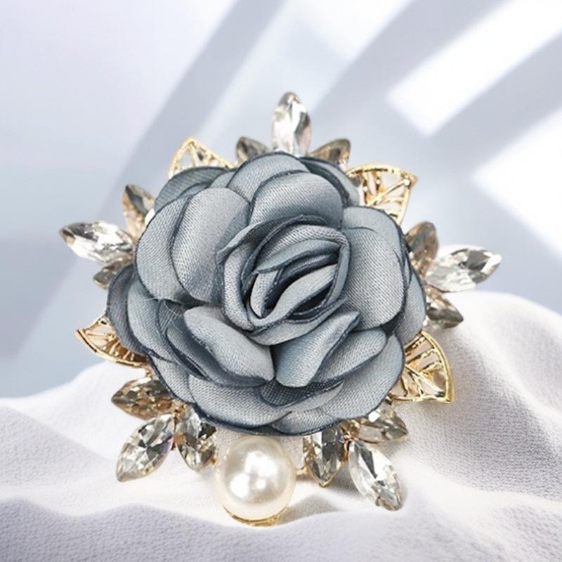 Exquisite Rhinestone Flower Brooch: Versatile Women's Suit & Evening Dress Pin