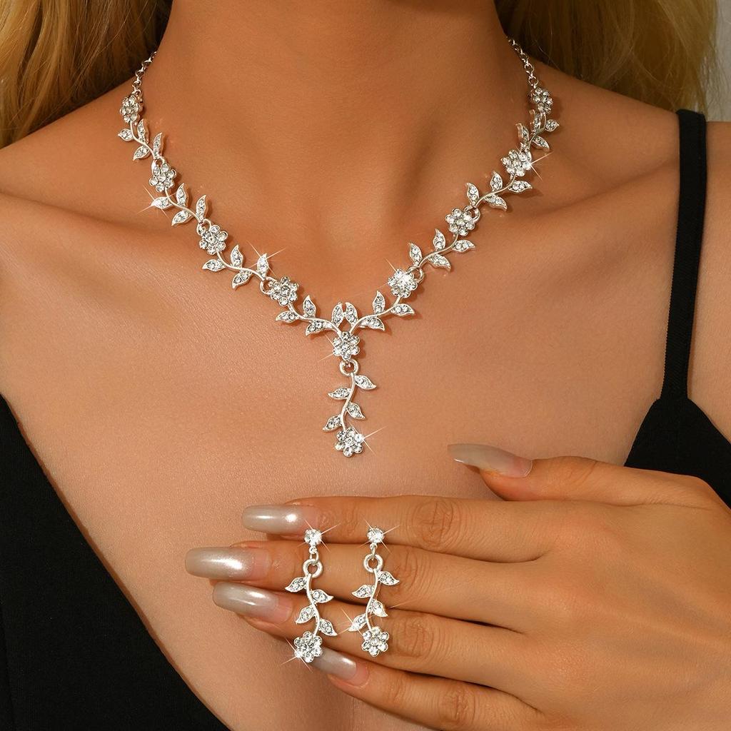 Vintage European & American Bridal Flower Rhinestone Wedding Jewelry Set: Necklace & Earrings