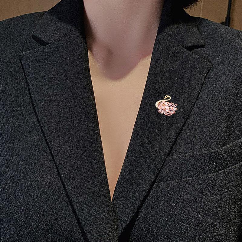 Noble and Elegant Crystal Swan Brooch Ins Personalized and Trendy Safety Pin Buckle Fixed Without Damaging Clothes Small Collar Pin