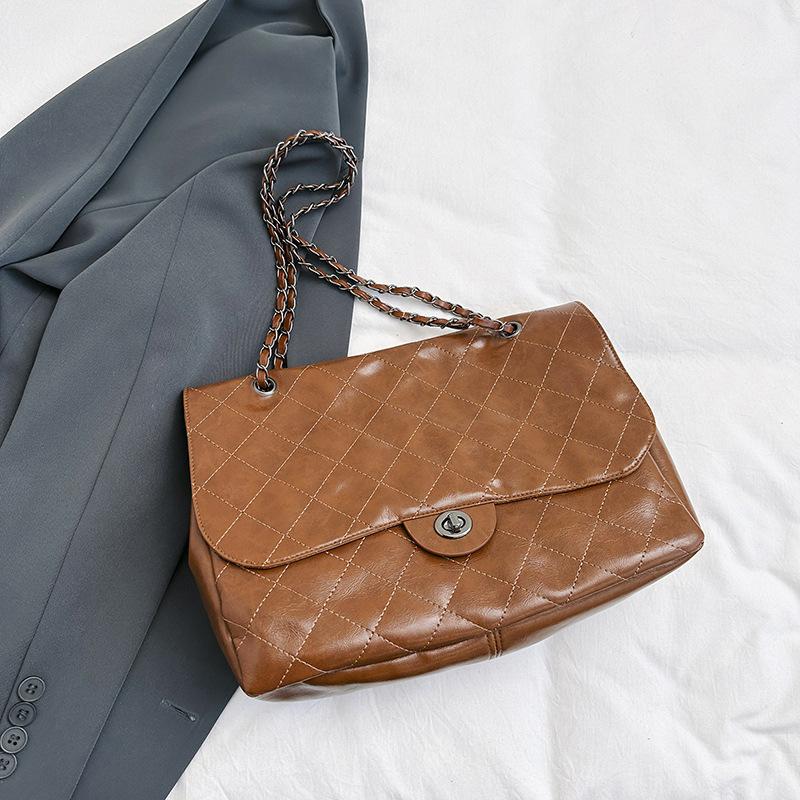 Large-capacity bag women's popular tote bag this year 2025 winter new fashion commuter shoulder messenger big bag women