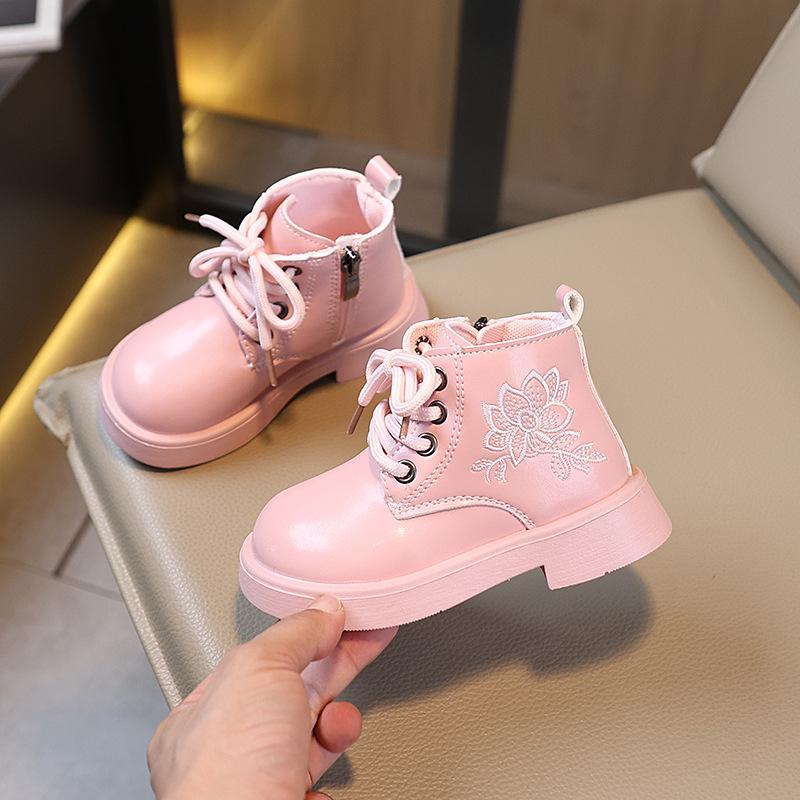 New autumn and winter girls' Martin boots, children's soft-soled leather short boots, low-cut short boots for young girls