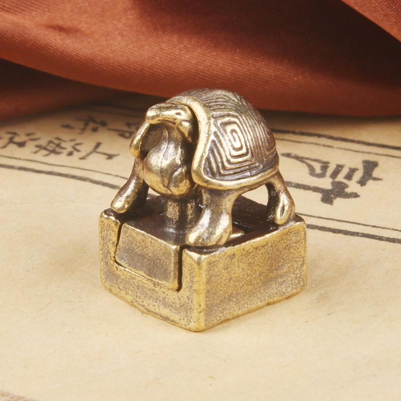 Vintage Brass Suzaku Desktop Ornament Carving Leisure Auspicious Beast Mother And Child Seal Antique Copperware W