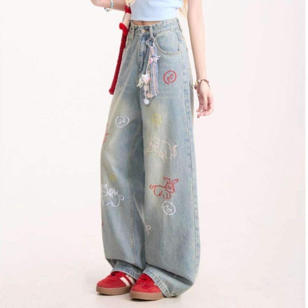 Women's Mid Rise Loose Fit Wide Leg Jeans Casual Straight Leg Denim Pants With Embroidery