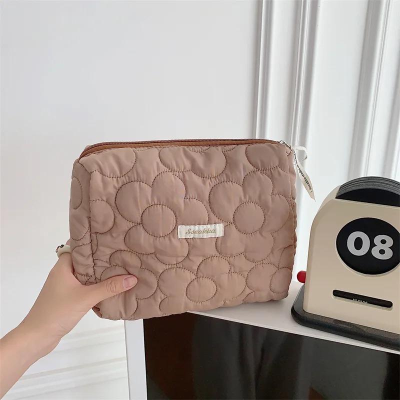Sweet Flower Women's Quilting Cosmetic Bag Large Capacity Ladies Love Makeup Case Female Travel Storage Bags Clutch Handbags