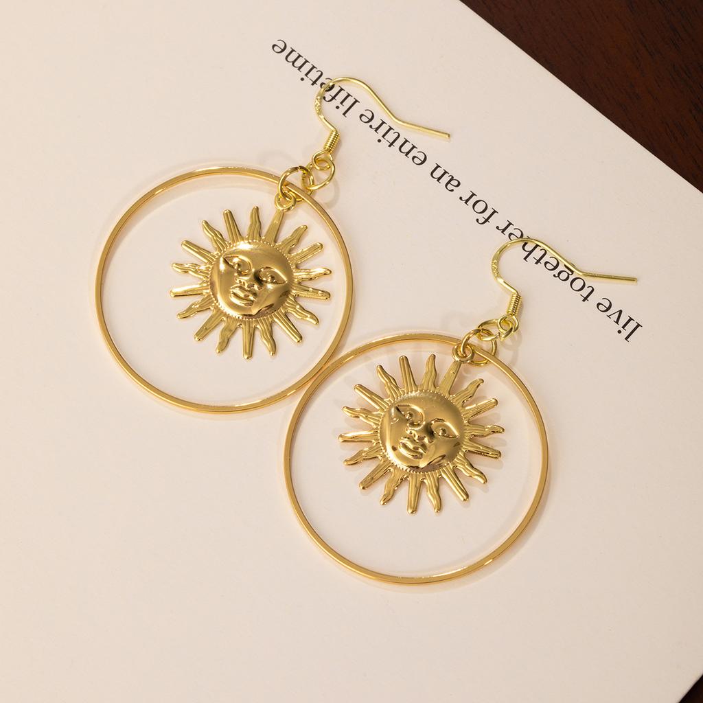 Tide Exaggerated Earrings Necklace Female Personality Hip Hop Sun Geometry Round Light Luxury Temperament Niche Suit