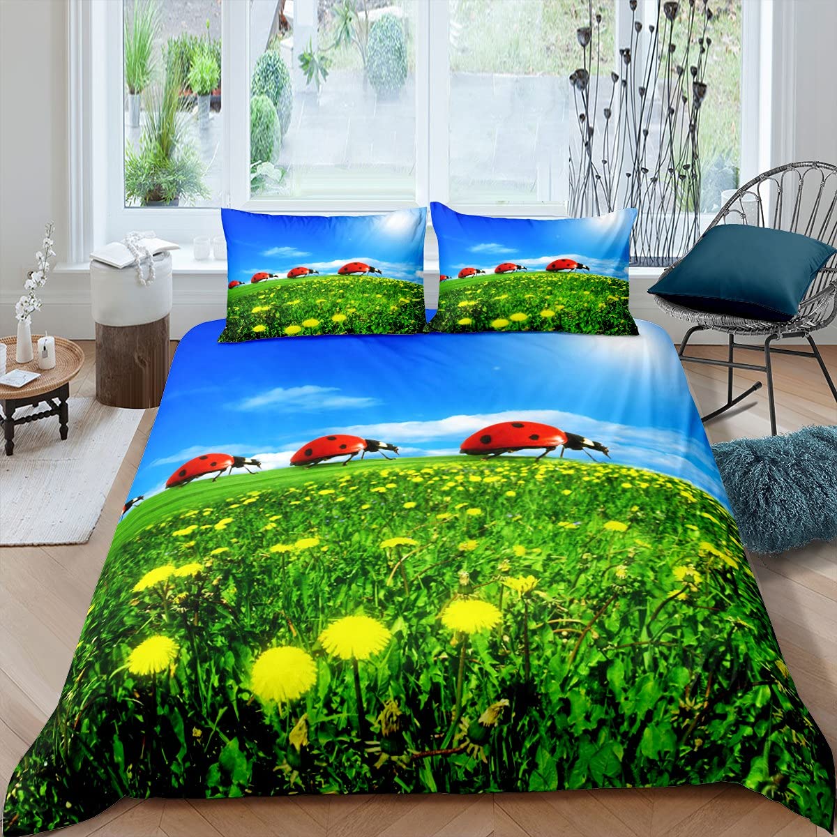 

Ladybug Comforter Cover Set Ladybug on Green Leaf Duvet Cover Wild Wildlife Theme Microfiber Bedding Set 3pcs for Kids Teens EU Single(135x200cm)