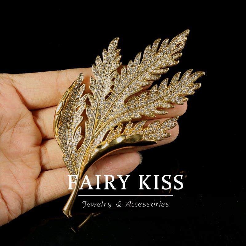 

Brooch Chinese Aesthetic Retro Dense Inlaid with Diamond Leaves Plated Real Gold Brooch Temperament Corsage Female Personality Design