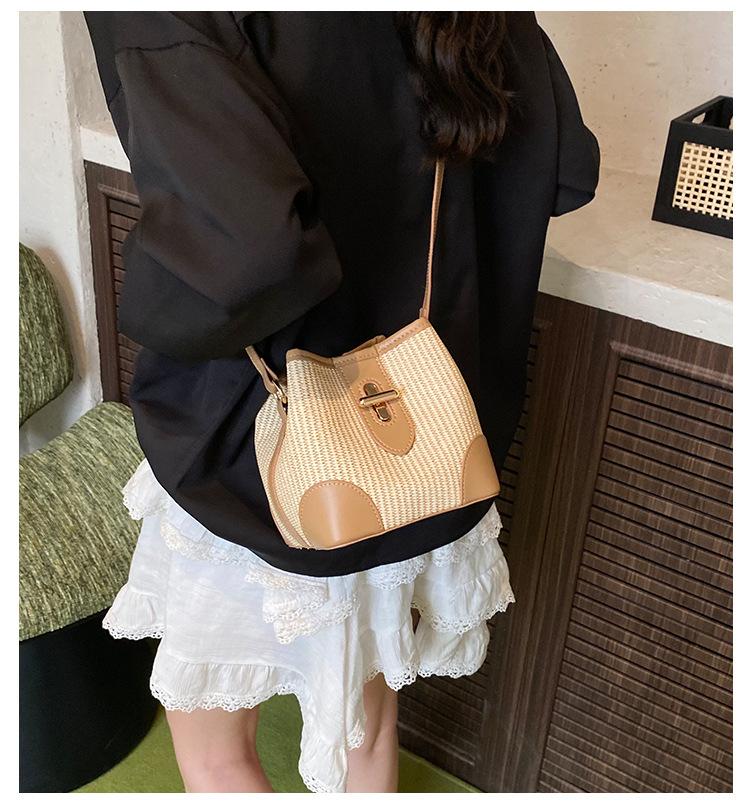 Niche Design Bag Women's 2025 New Summer Versatile Hand-woven Straw Bag Korean Version Messenger Bucket Bag