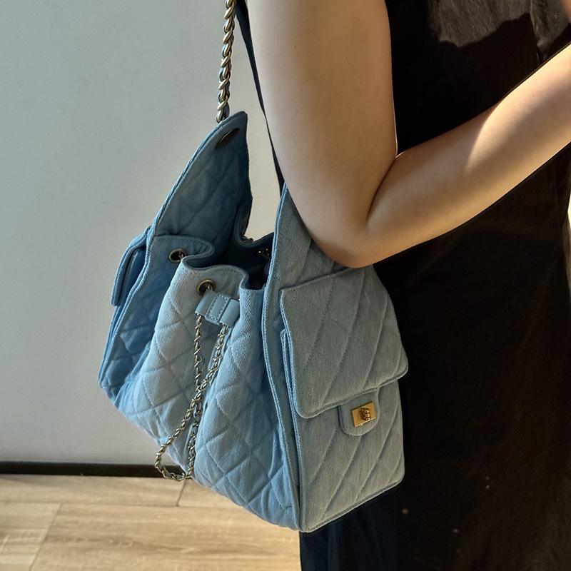 2025 Nová vůně Džínová taška Hobo s stahovací šňůrkou pod paži Vintage neformální Diamantový kostkovaný řetízkový ruční taška Taška přes rameno