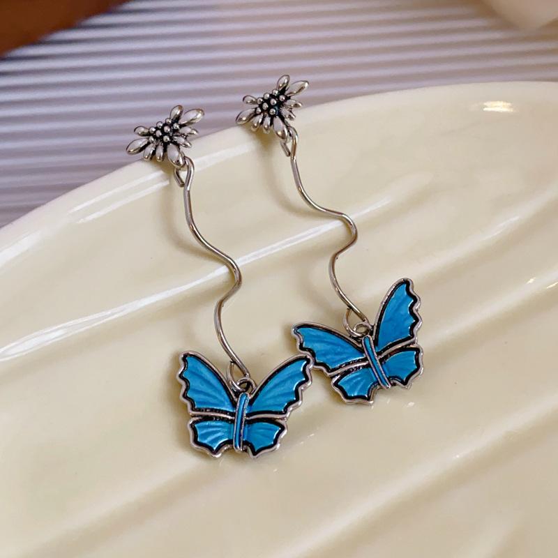 Simple Zircon Butterfly Earrings Light Luxury High-end Stud Earrings Temperament Fashionable Sweet Pearl Earrings Women