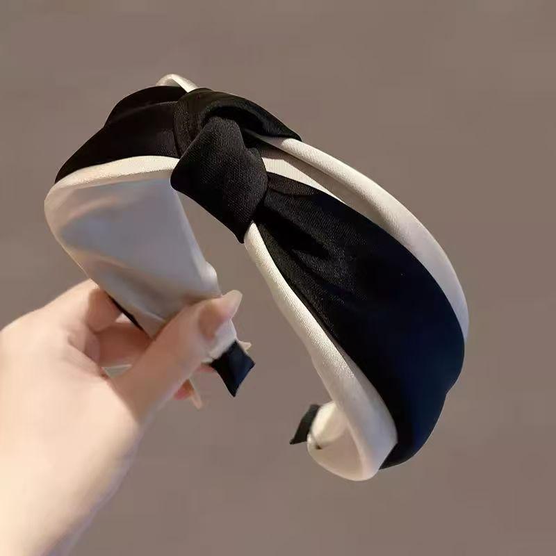 Luxury Autumn/Winter Hairband for Women - Elegant Wide-Brimmed Skull Top Clip for Hair & Face Wash.