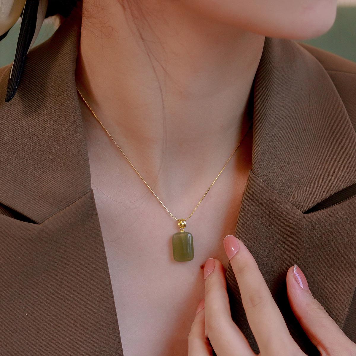 

Heji Hetian Jade Women s Necklace: 14k Gold-Filled Clavicle Chain with No-Carved Pendant, Light Luxury 2022 Design