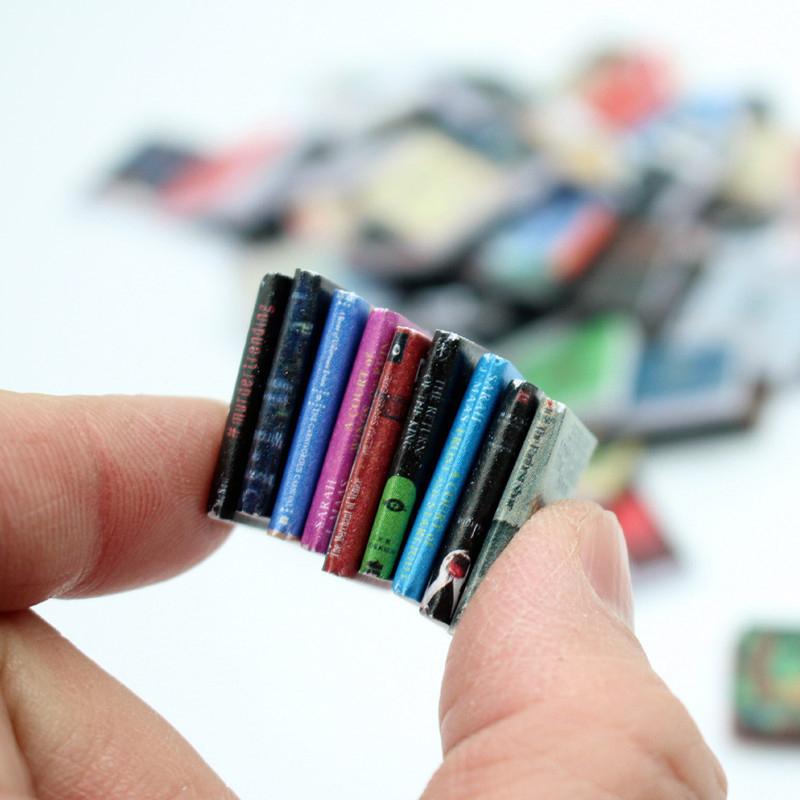 10PCS Miniature Dollhouse Magazines Books Novels Model Scene Decor Accessories for Dolls House Realistic Roombox Decorations