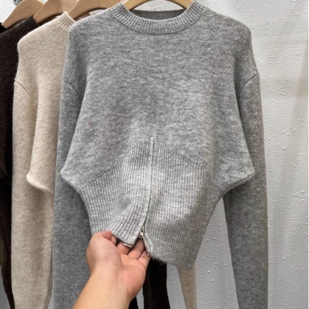 A New Design of A Stylish Round-neck Sweater for Women in Early Autumn, with A Semi-zipper Hem and A Cinched Waist