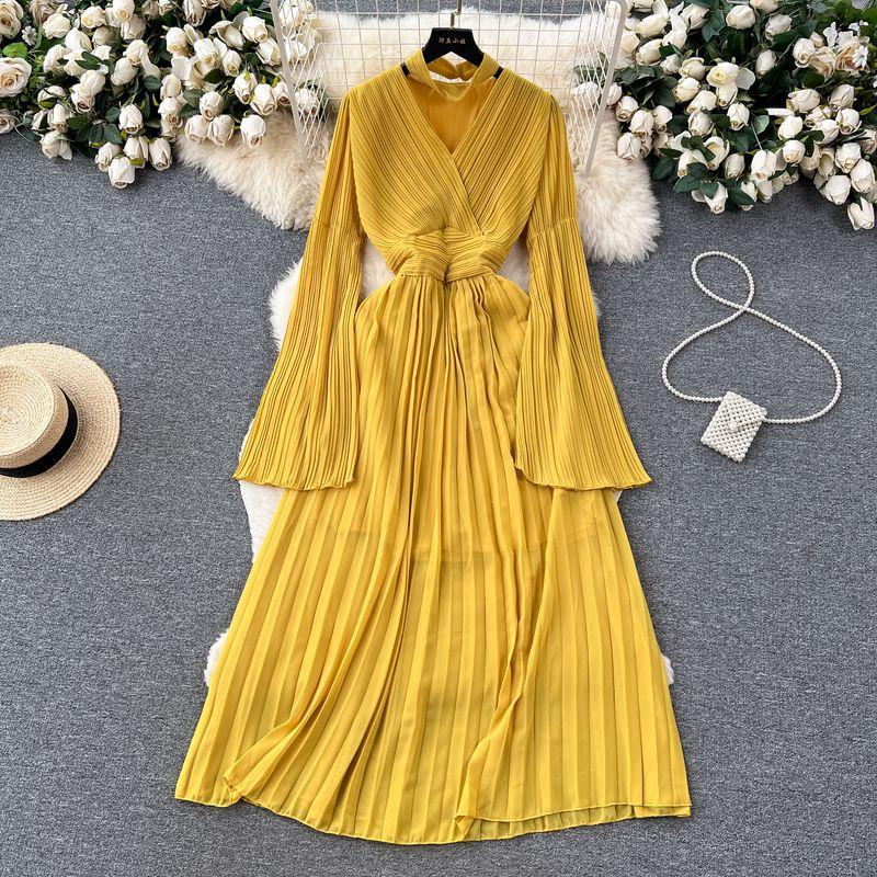 

Retro Chic Fancy Chiffon Pleated Dress Yellow One size