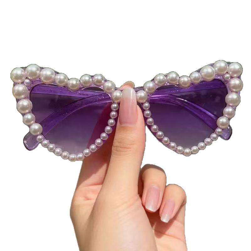 2025 Retro Heart-Shaped Pearl Cross Sunglasses for Men & Women - Stylish Party & Street Style