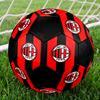 Pallone da Calcio AC Milan Tema Taglia 5, Adatto Sia per Partite Indoor che Outdoor, un Regalo Adatto a Tutti.