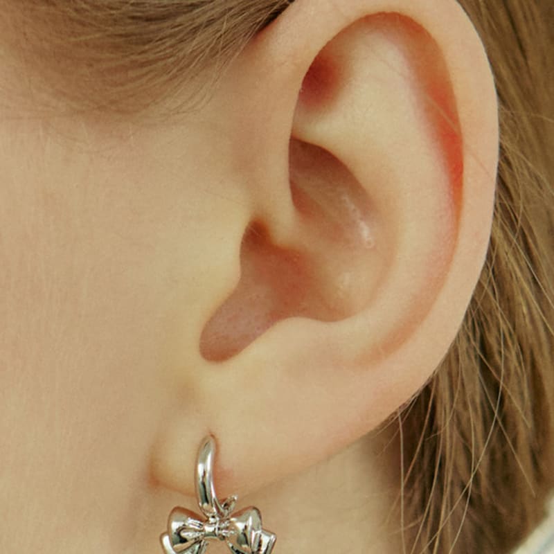 VVV Mini Bold Ribbon One-Touch Earrings