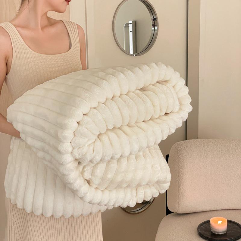 Luxurious Thickened Rabbit Plush Fleece Blanket - Warm, Lightweight, Ideal for Naps and Air Conditioning