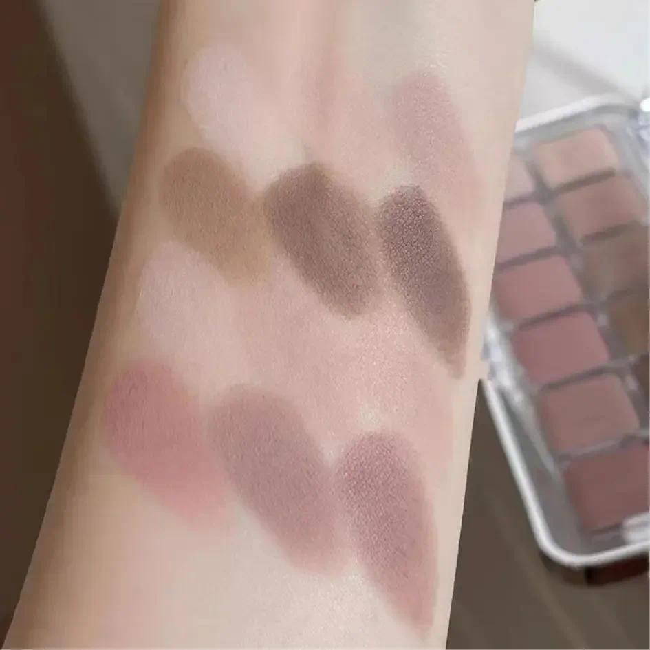Paleta očních stínů matná perleťová barva země přírodní rozjasňující konturovací oční stíny s bourcem morušovým, tácek s dlouhotrvajícím fixem pro ženy