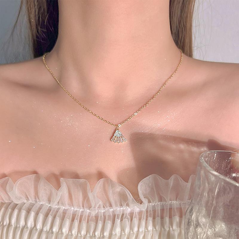 Simple Temperament Golden Beanie Necklace Female