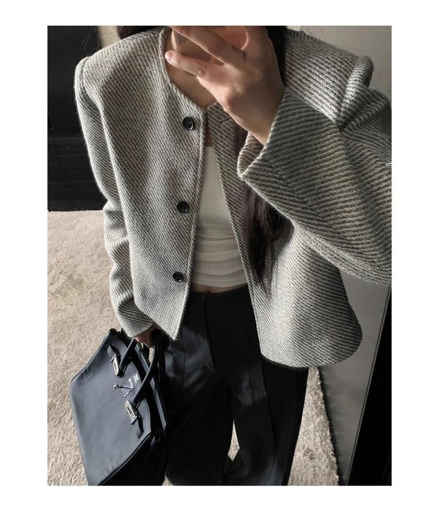 2025 Spring/Autumn French Style Retro Striped Jacket, Round Neck, Single-Breasted, Loose Fit.