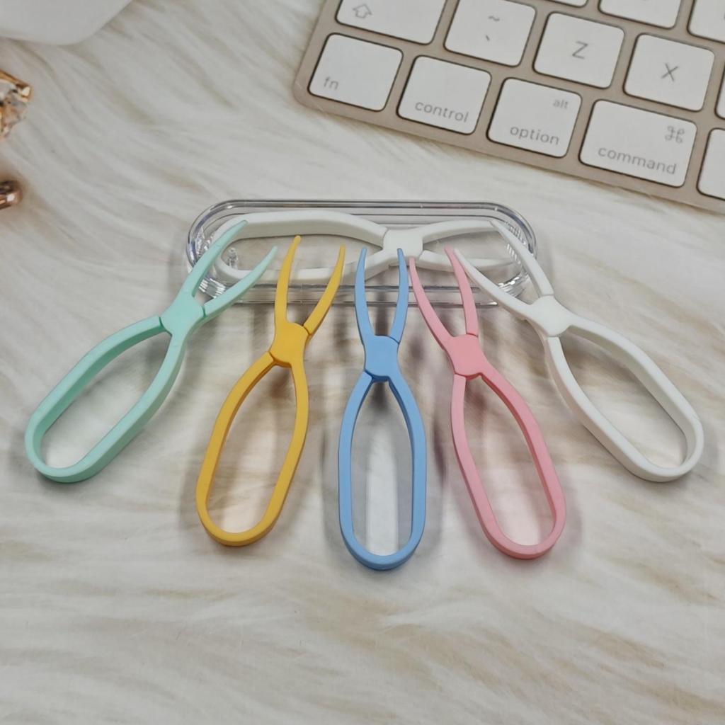 Contact Lens Applicator Kit: Lens Case, Inserter, Remover, Tweezers, Suction Stick, and Auxiliary Tool for Women.