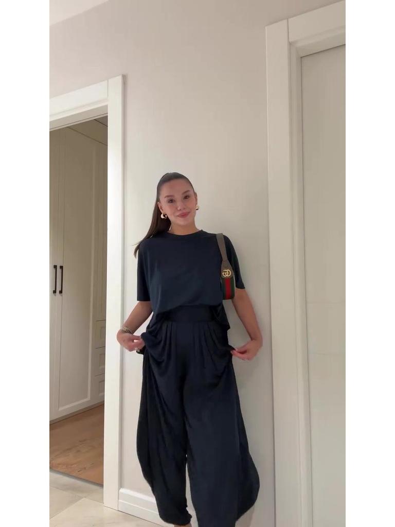 2025 Women's Drapey Wide-Leg Pants Two-Piece Set - Professional Casual Loose Fit with Solid Colors