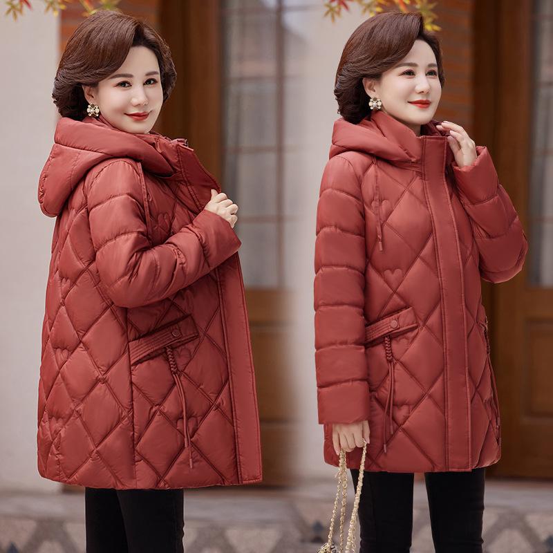 Mom's winter down cotton-padded clothes are fattened and enlarged, and the new foreign-style middle-aged and elderly coats are women's autumn and wint